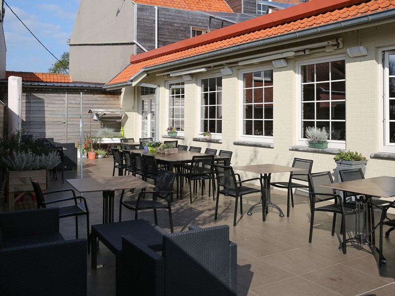Zonnig terras Restaurant Kapelle